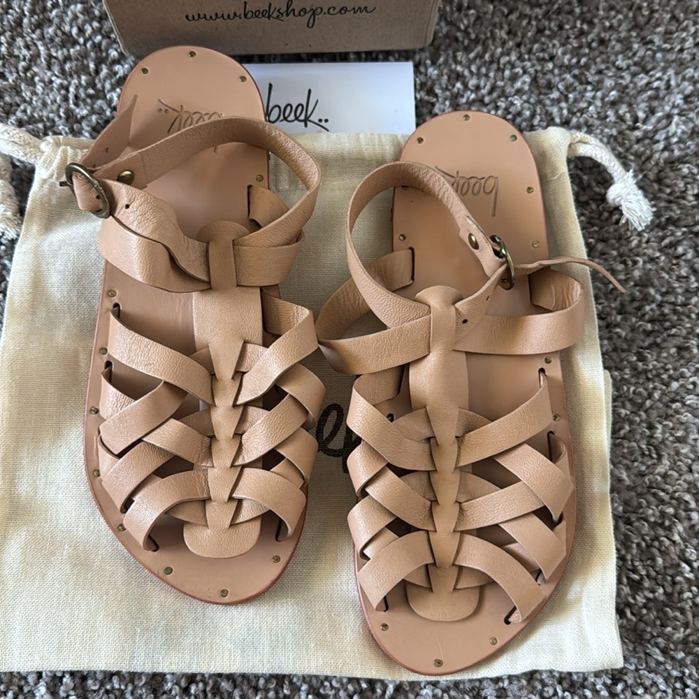 Beek Kingfisher SANDAL Size 6